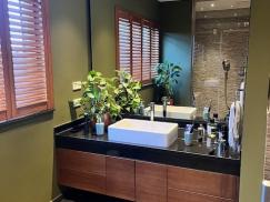 Waschtischunterschrank