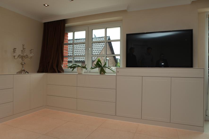 Schlafbereich mit Schränken