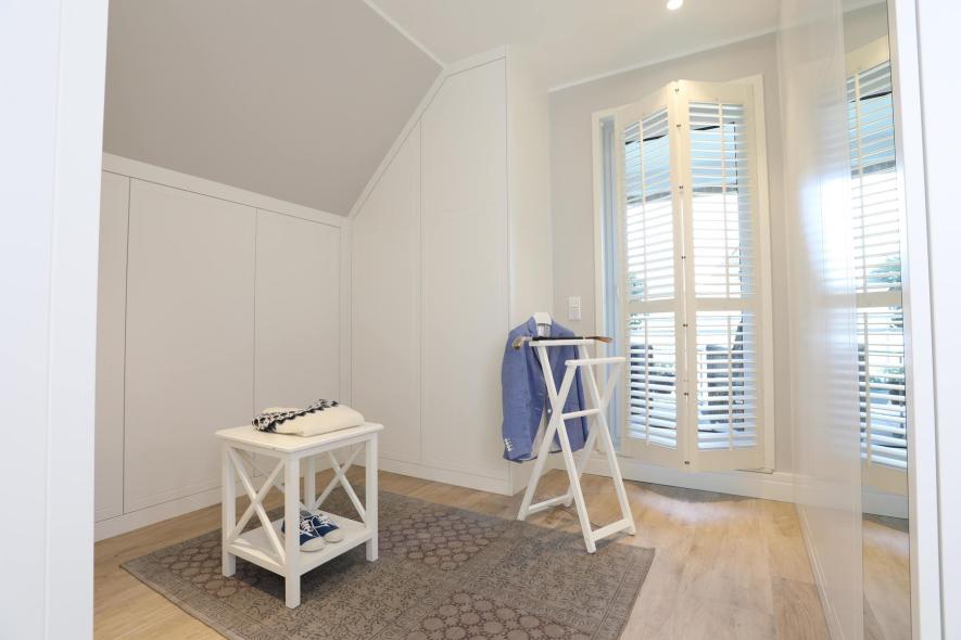 Einbauschrank Ankleide unter Dachschräge