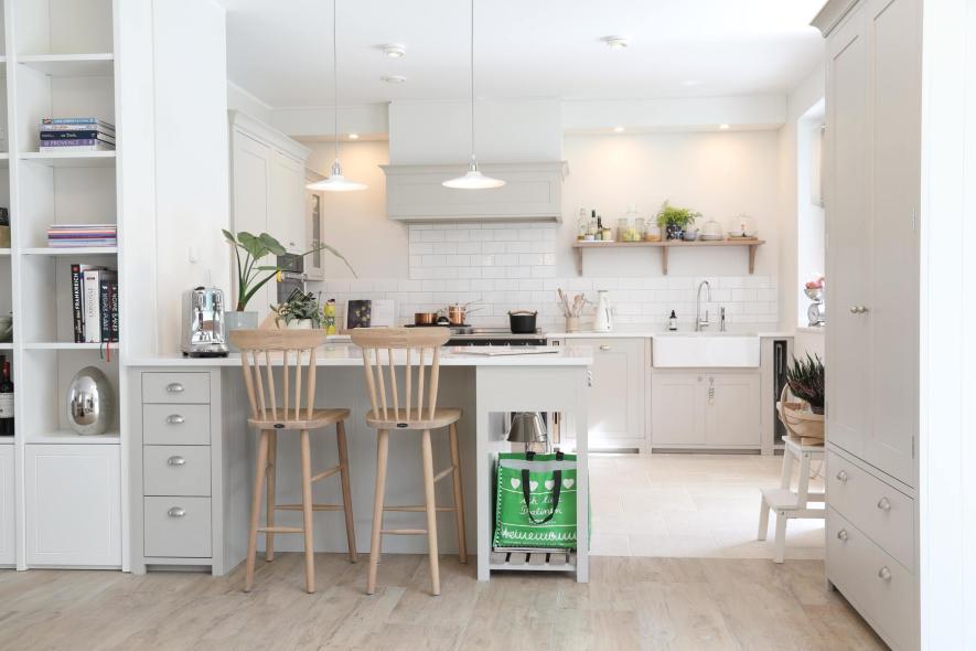 offene Küche in grau