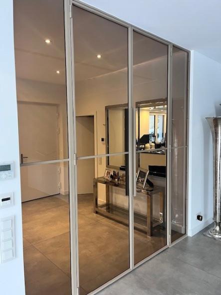 Glastyp: ESG Float 6mm ANTISOL Grau Rahmenfarbe: RAL nach Wahl ( 1019 )